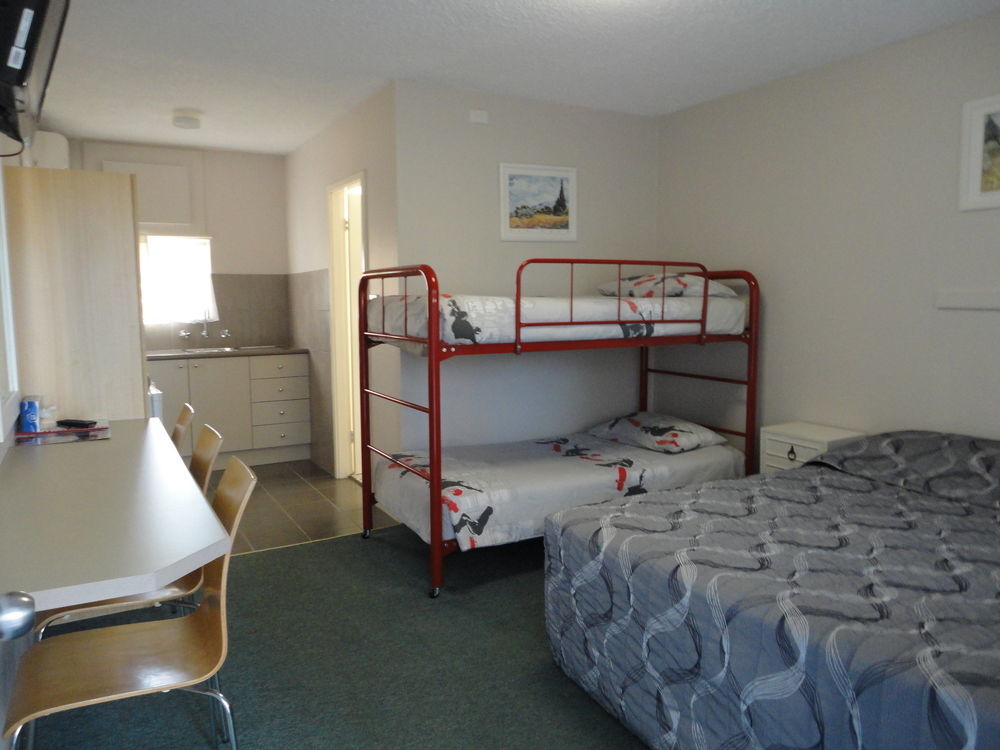 פורט מקווארי Surf Beach Motel Port מראה חיצוני תמונה